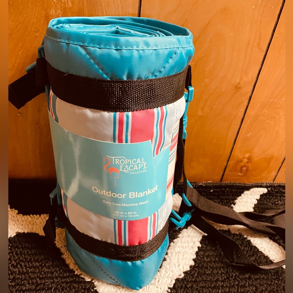 Outdoor picnic/adventure blanket
